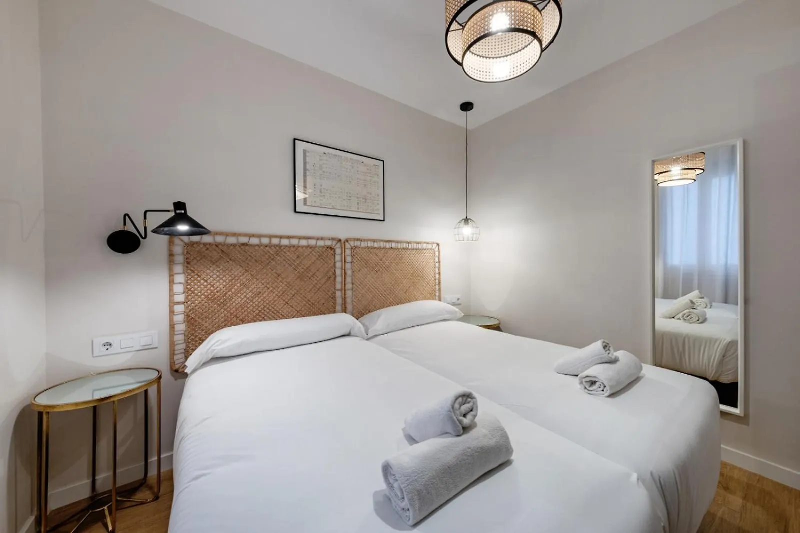 Bebarceloner Eixample Apartments - 4 Bedrooms Španělsko