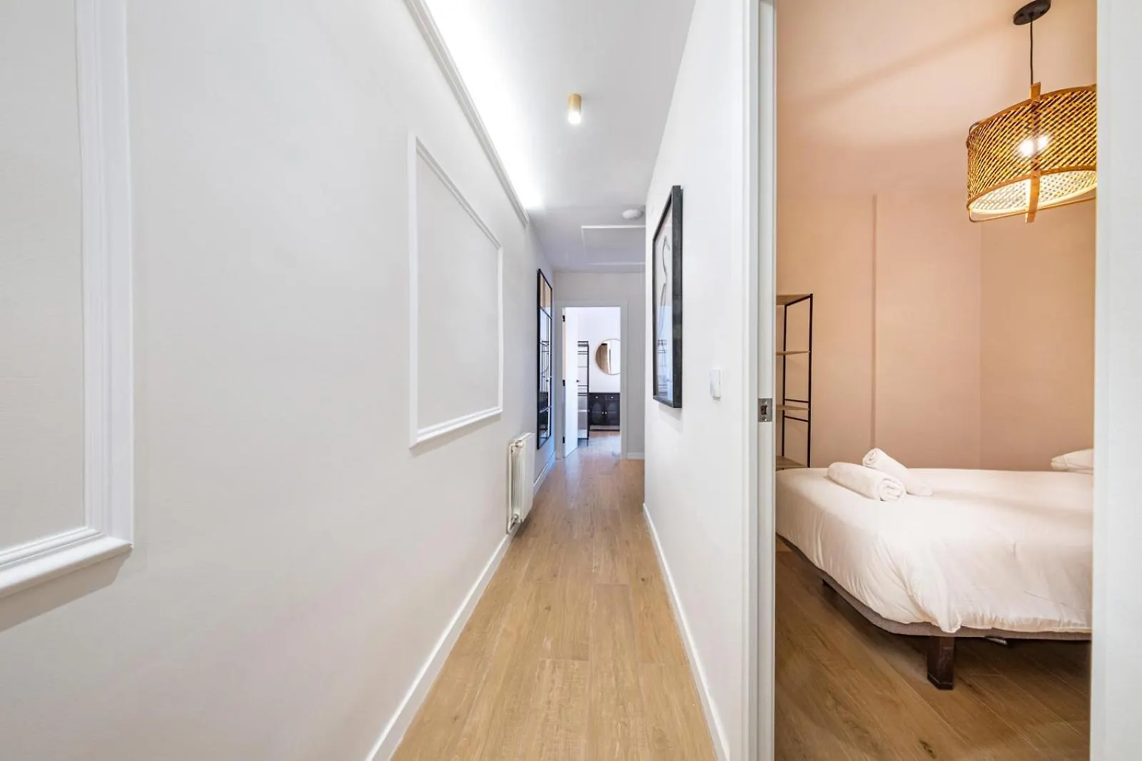 Bebarceloner Eixample Apartments - 4 Bedrooms