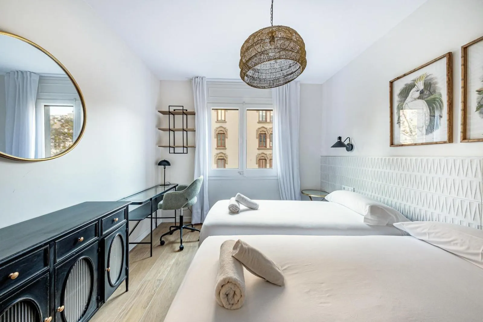 Bebarceloner Eixample Apartments - 4 Bedrooms