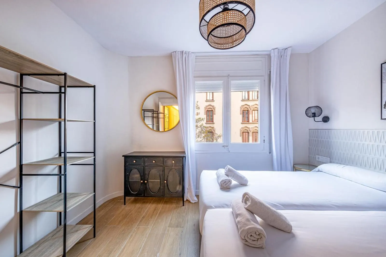 Bebarceloner Eixample Apartments - 4 Bedrooms