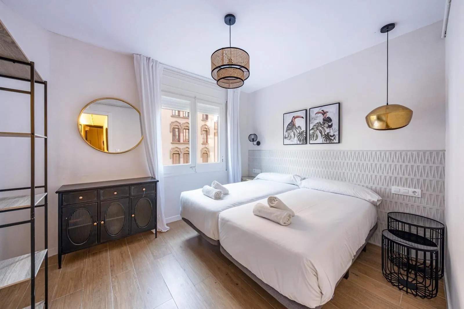 Bebarceloner Eixample Apartments - 4 Bedrooms Barcelona
