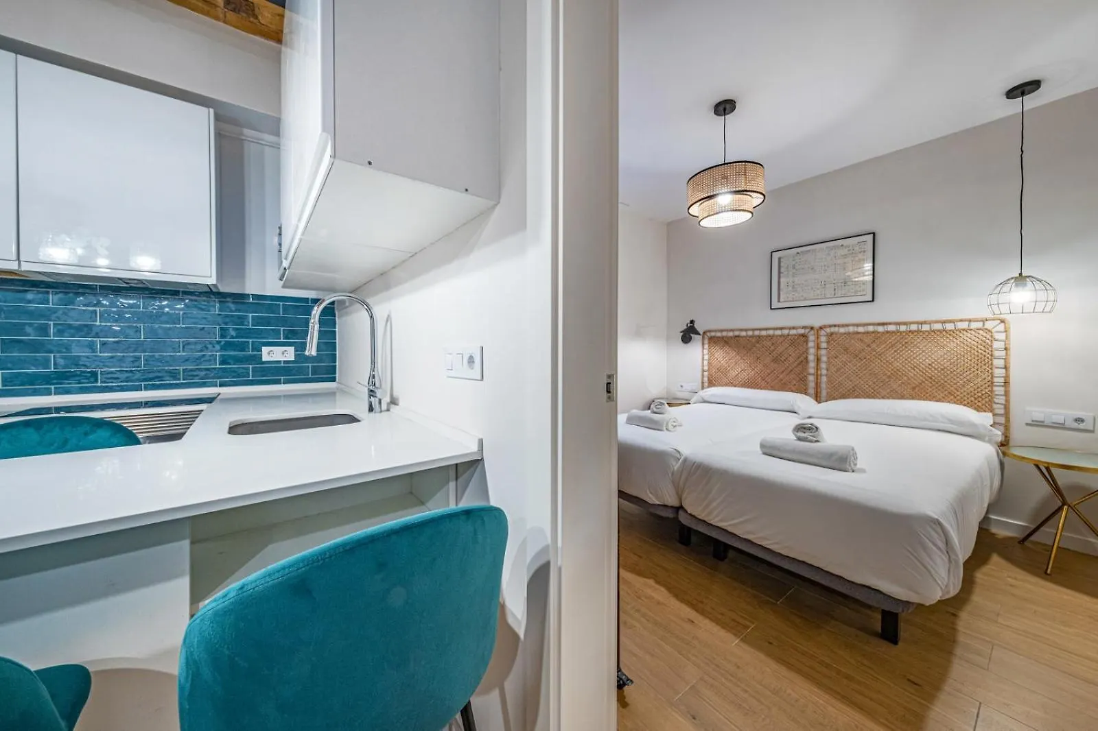 Bebarceloner Eixample Apartments - 4 Bedrooms Barcelona