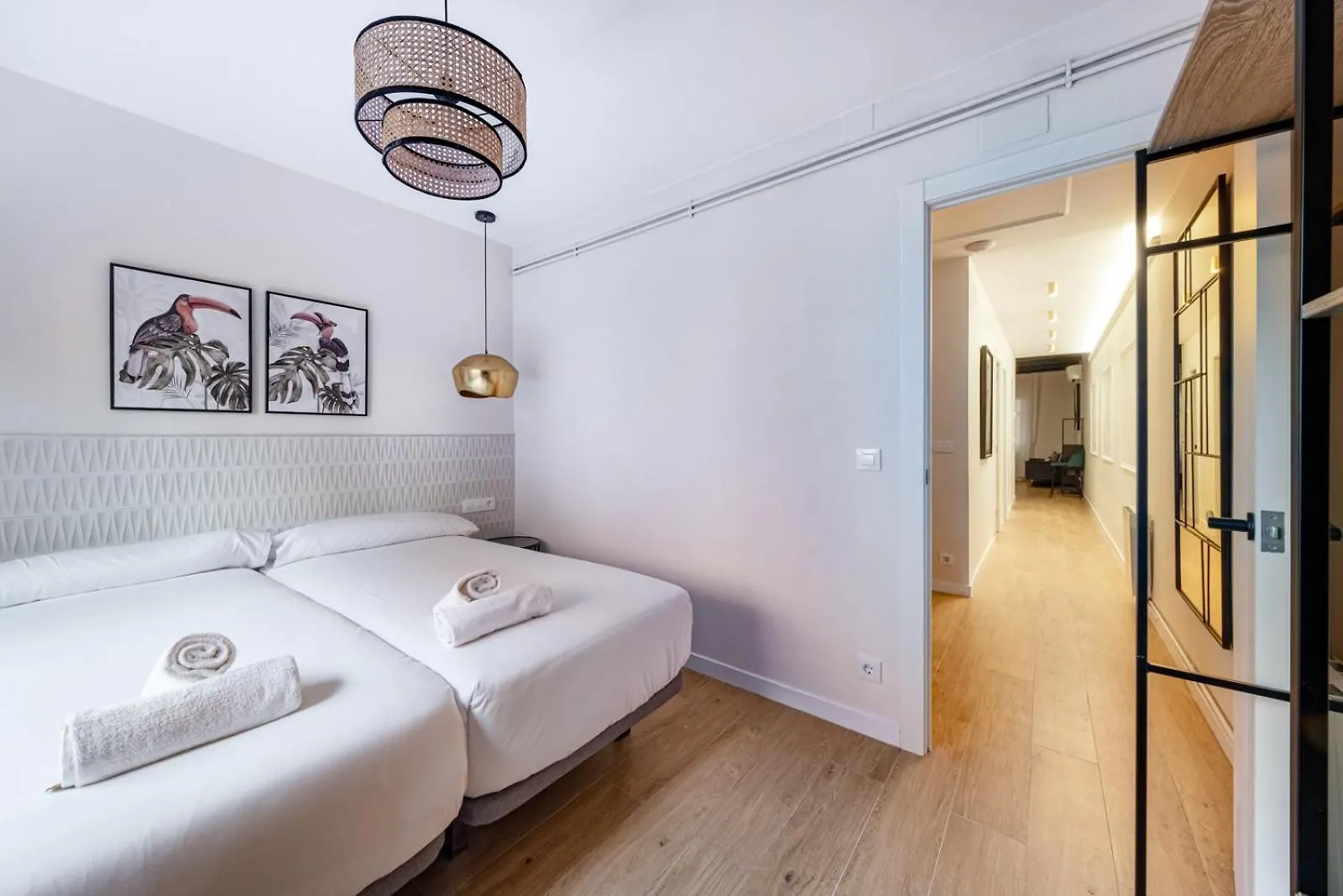 Bebarceloner Eixample Apartments - 4 Bedrooms 0*, Barcelona