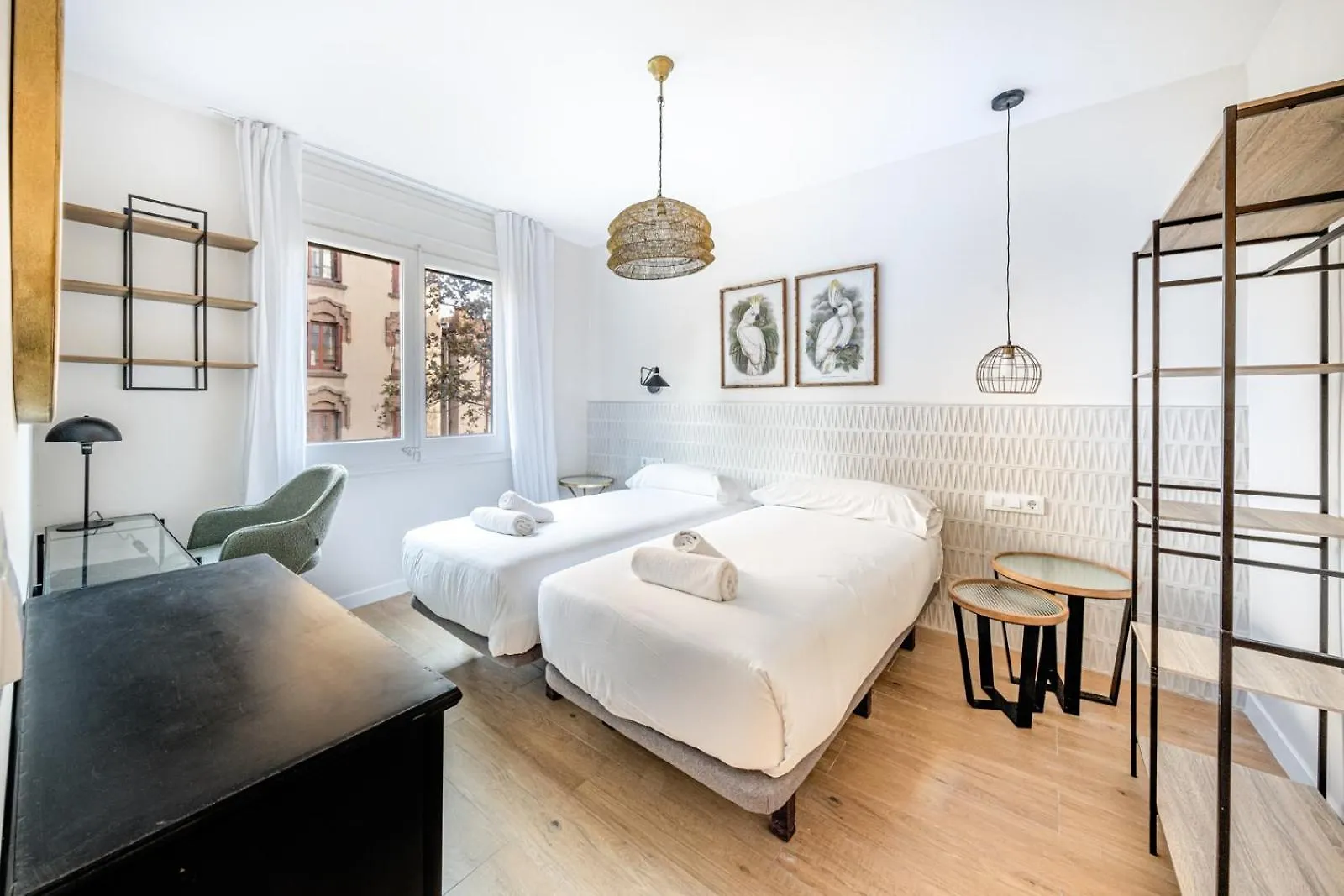 Bebarceloner Eixample Apartments - 4 Bedrooms  Barcelona